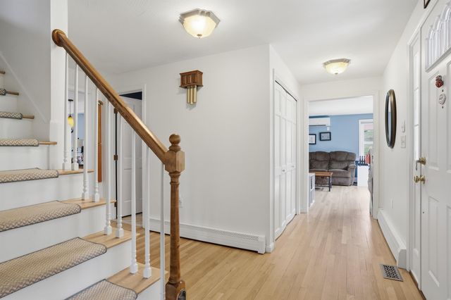 67 Forest Street, Londonderry, NH 03053