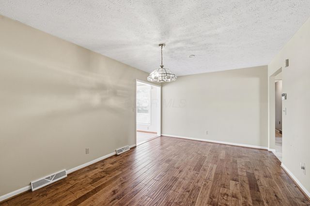 4424 Ethel Road, Obetz, OH 43207