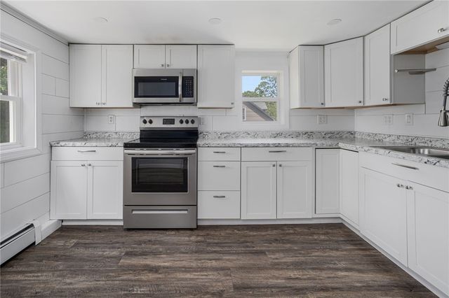 5 Shippen Avenue 2, Warwick, RI 02888