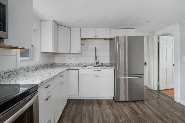 5 Shippen Avenue 2, Warwick, RI 02888