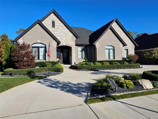 60778 FOREST CREEK Drive, Washington Township, MI 48094