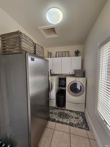 6644 Hillsgate Court, Newburgh, IN 47630