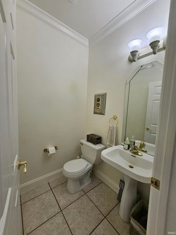 6644 Hillsgate Court, Newburgh, IN 47630