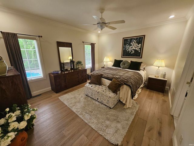 6644 Hillsgate Court, Newburgh, IN 47630