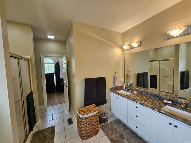 6644 Hillsgate Court, Newburgh, IN 47630