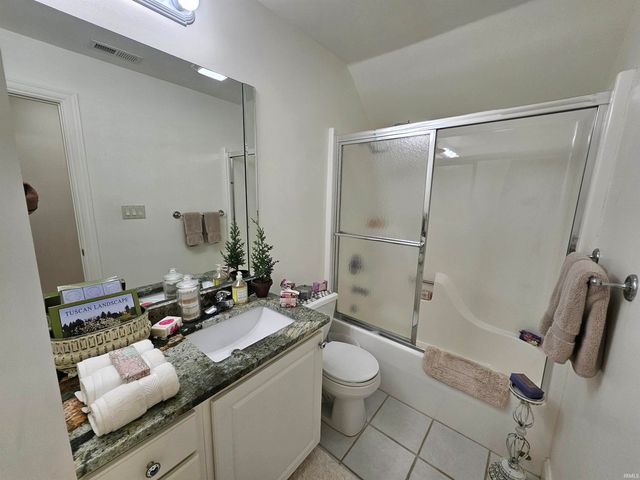 6644 Hillsgate Court, Newburgh, IN 47630