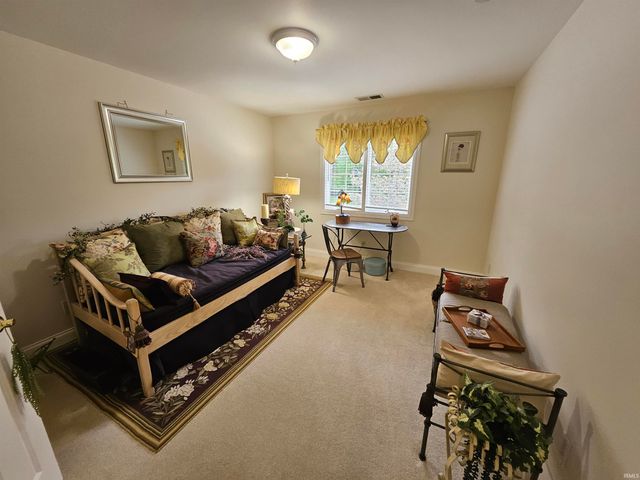 6644 Hillsgate Court, Newburgh, IN 47630