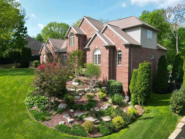 6644 Hillsgate Court, Newburgh, IN 47630