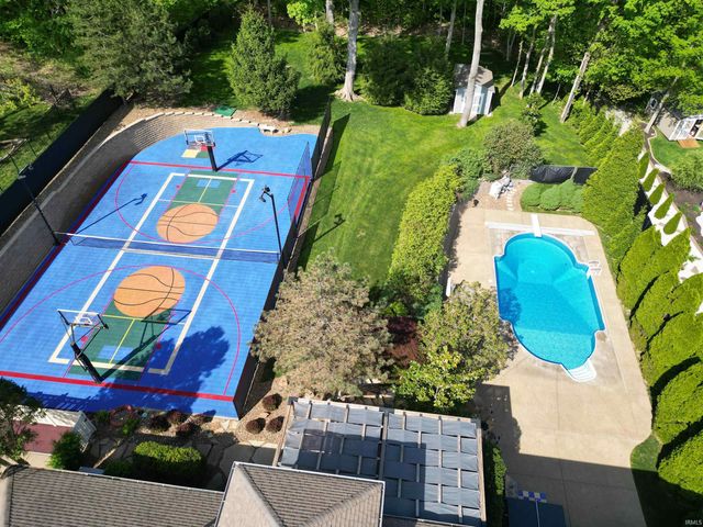 6644 Hillsgate Court, Newburgh, IN 47630