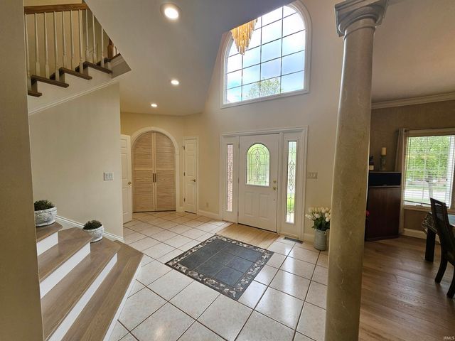 6644 Hillsgate Court, Newburgh, IN 47630