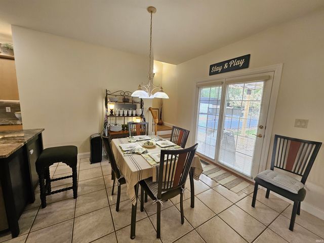 6644 Hillsgate Court, Newburgh, IN 47630