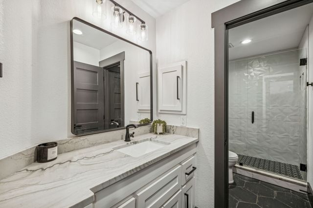 1001 Hat Creek Road, Bartonville, TX 76226