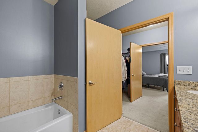 7601 Aldrich Avenue S 317, Richfield, MN 55423