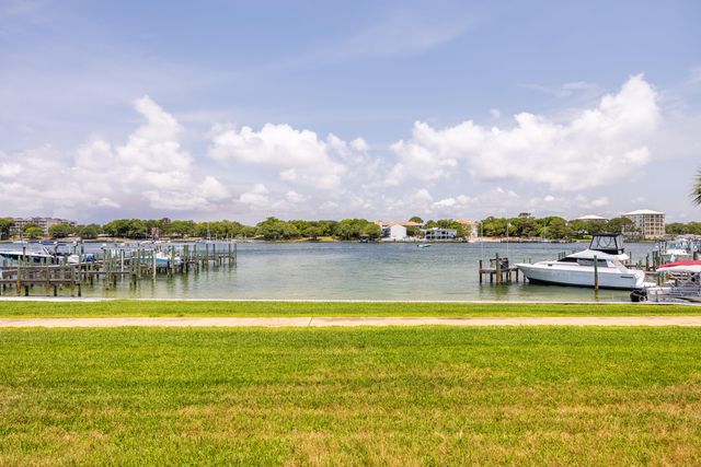 340 BLUEFISH Drive, 106, Fort Walton Beach, FL 32548