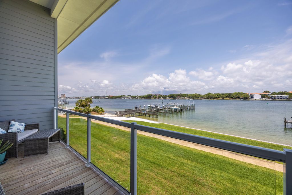 340 BLUEFISH Drive, 106, Fort Walton Beach, FL 32548