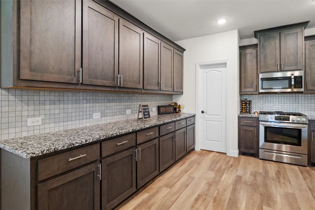 1121 Snowy Owl Drive, Alvarado, TX 76009