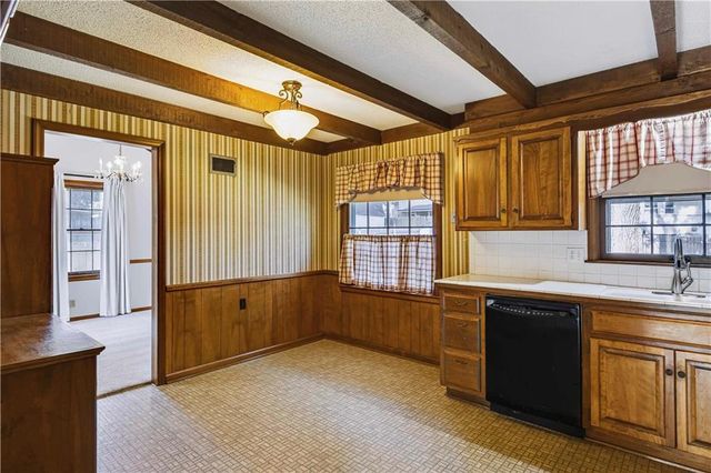 8706 Mackey Street, Overland Park, KS 66212