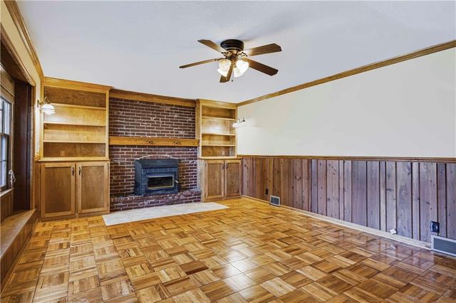 8706 Mackey Street, Overland Park, KS 66212