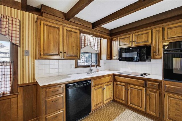 8706 Mackey Street, Overland Park, KS 66212