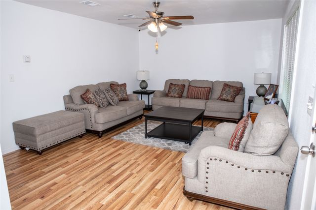 3921 Silverhill Drive, Dallas, TX 75241