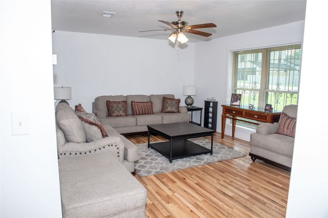 3921 Silverhill Drive, Dallas, TX 75241