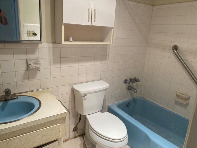 1812 E Oakland Park Boulevard 19, Oakland Park, FL 33306