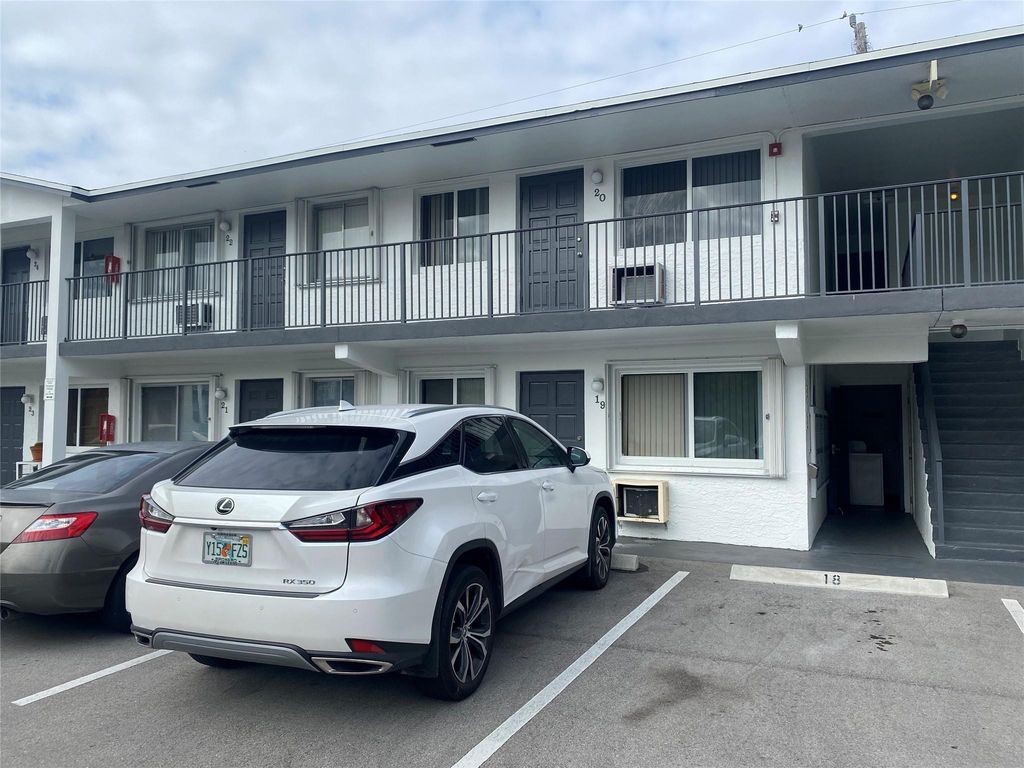 1812 E Oakland Park Boulevard 19, Oakland Park, FL 33306
