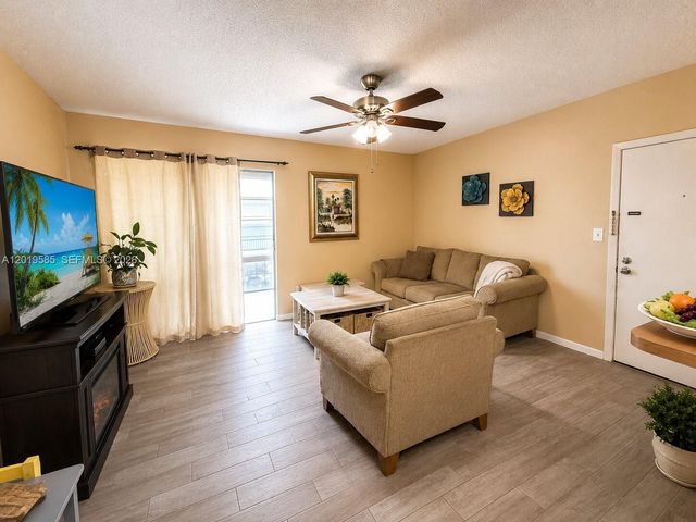 7837 Ashmont Circle 212, Tamarac, FL 33321