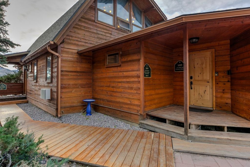 1099 US Highway 89 S, Gardiner, MT 59030 photo 10