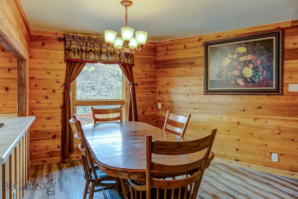 1099 US Highway 89 S, Gardiner, MT 59030 photo 14