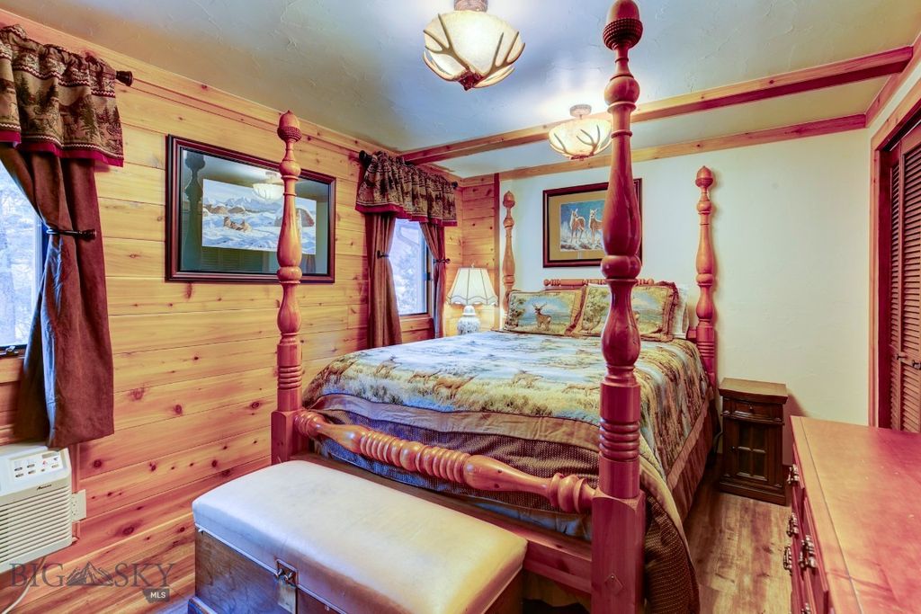 1099 US Highway 89 S, Gardiner, MT 59030 photo 20