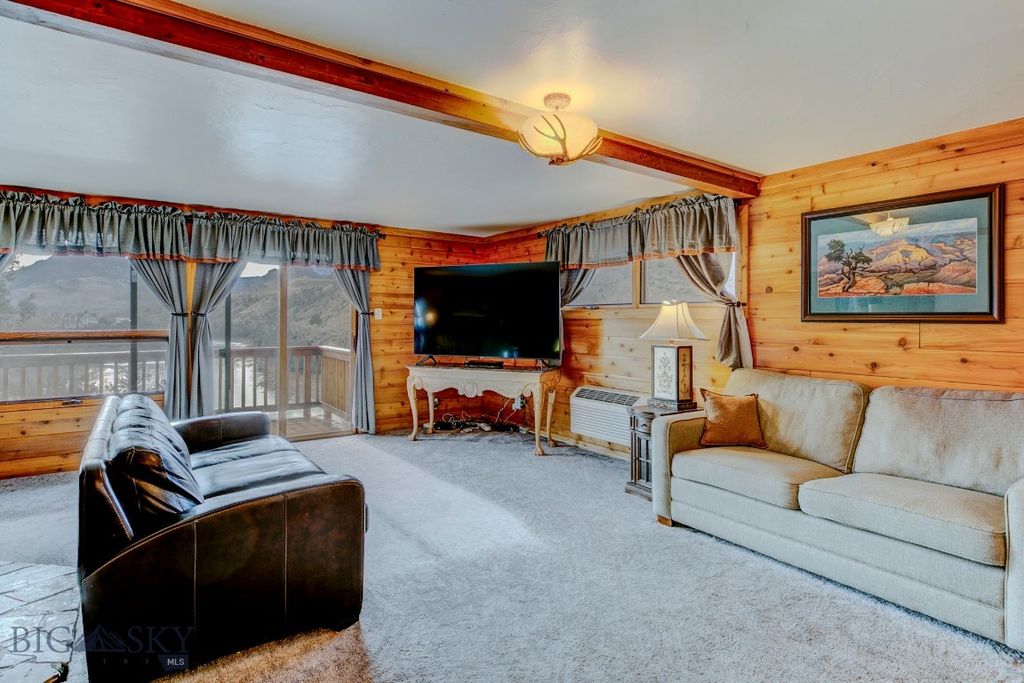 1099 US Highway 89 S, Gardiner, MT 59030 photo 21