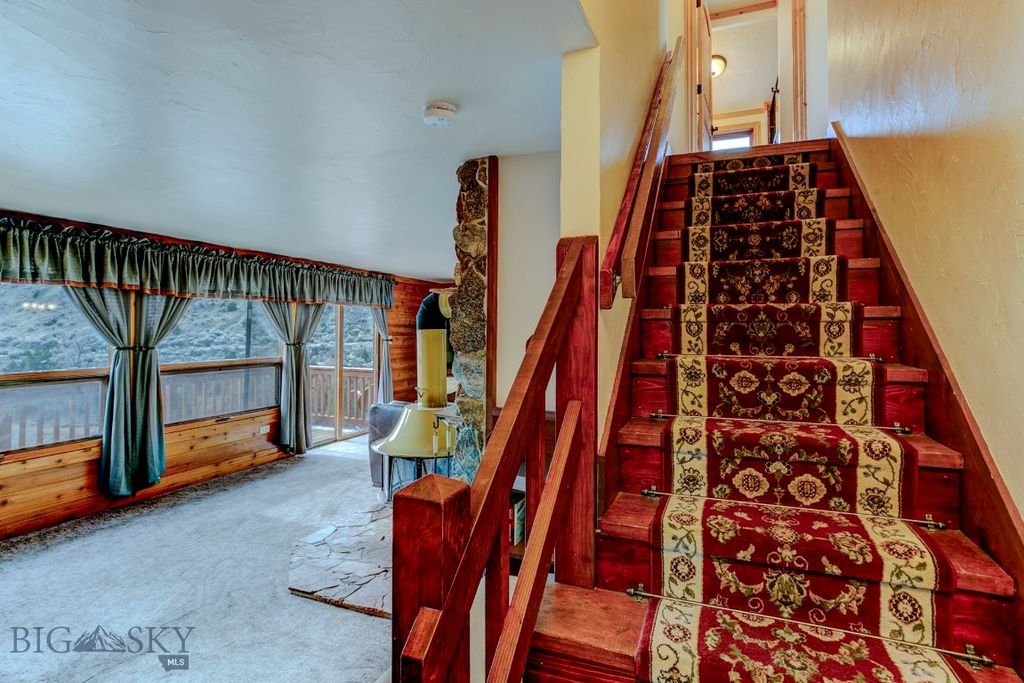 1099 US Highway 89 S, Gardiner, MT 59030 photo 24