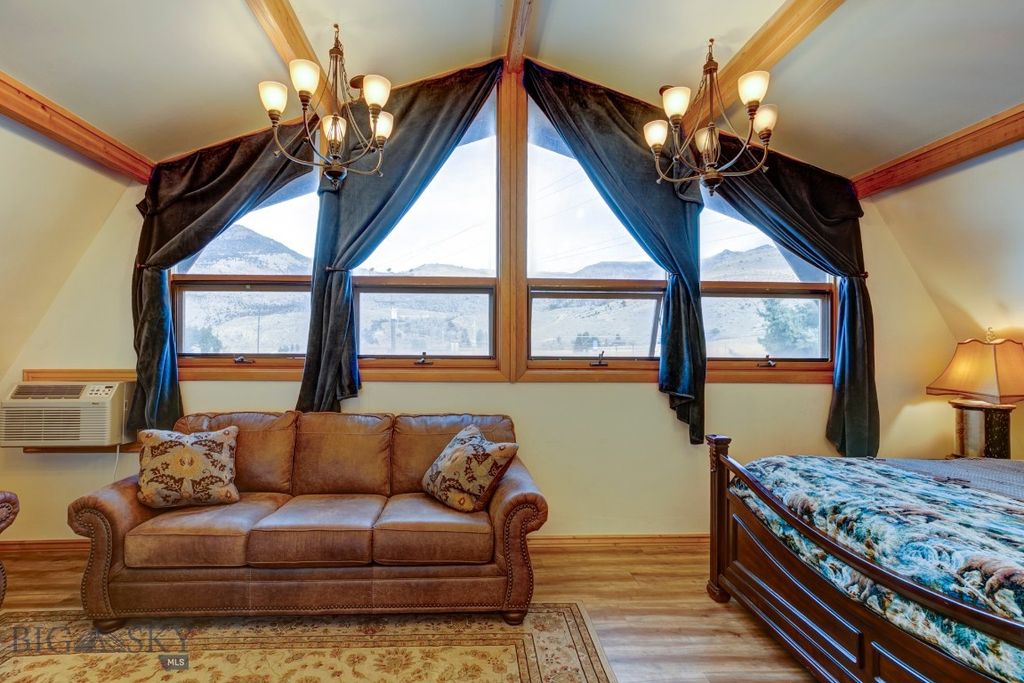 1099 US Highway 89 S, Gardiner, MT 59030 photo 25