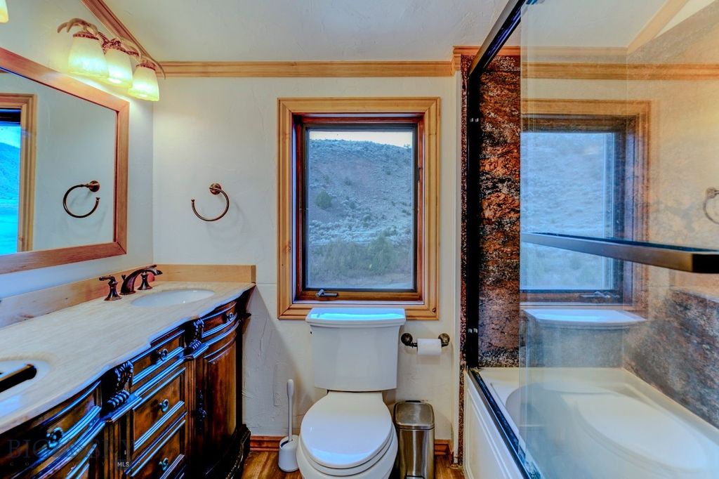 1099 US Highway 89 S, Gardiner, MT 59030 photo 31