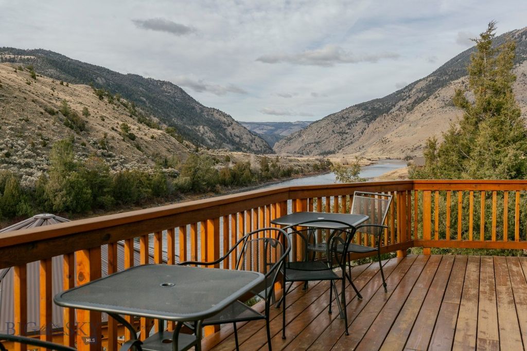 1099 US Highway 89 S, Gardiner, MT 59030 photo 33