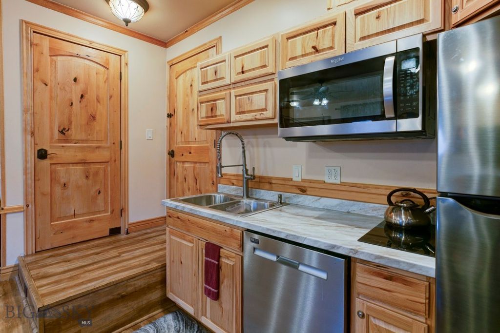 1099 US Highway 89 S, Gardiner, MT 59030 photo 38