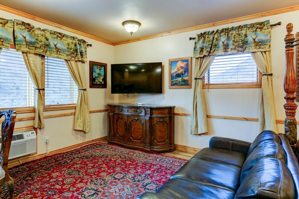 1099 US Highway 89 S, Gardiner, MT 59030 photo 39