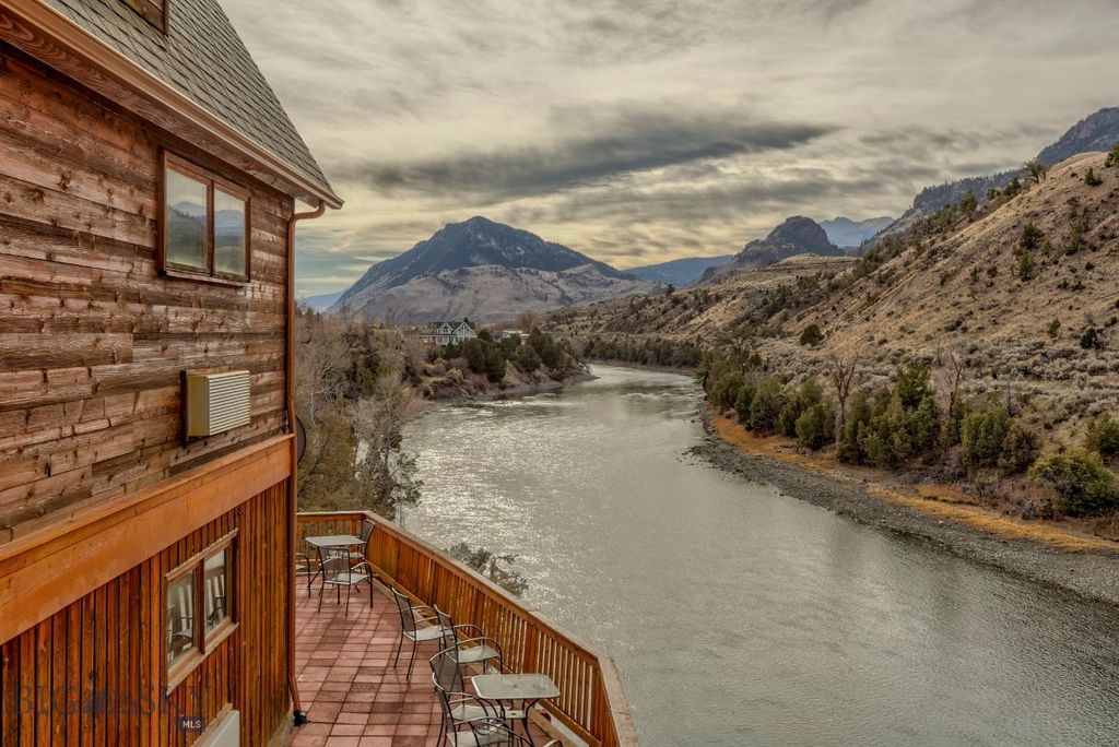 1099 US Highway 89 S, Gardiner, MT 59030 photo 41