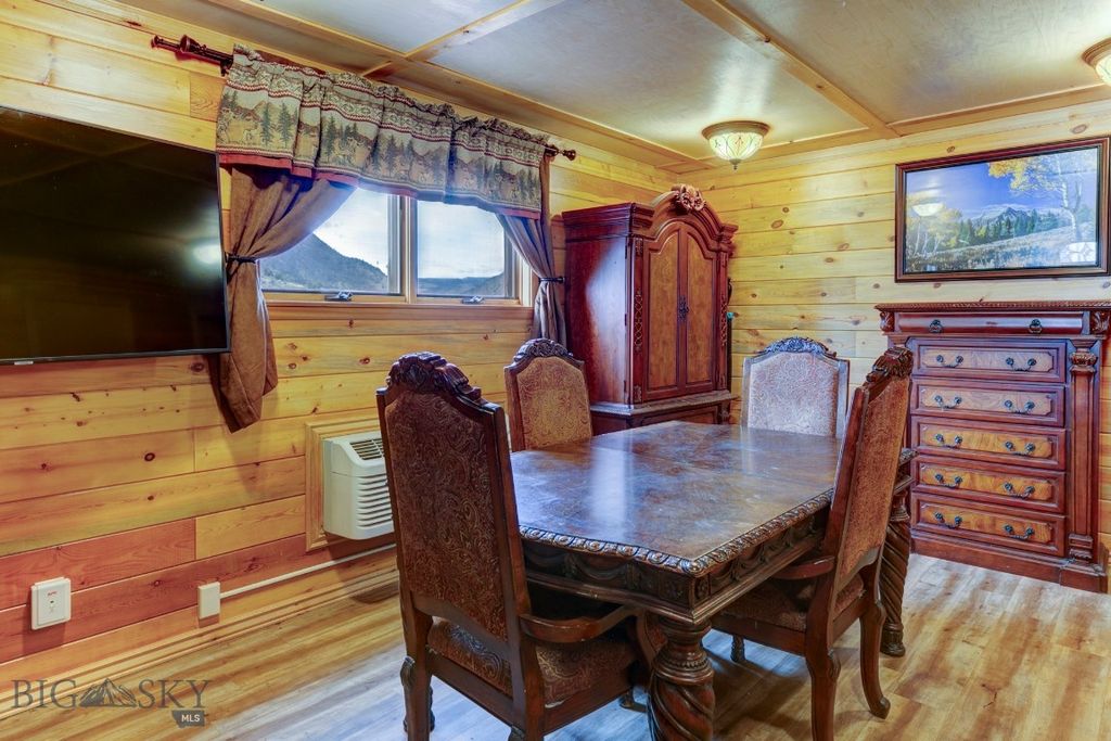 1099 US Highway 89 S, Gardiner, MT 59030 photo 48