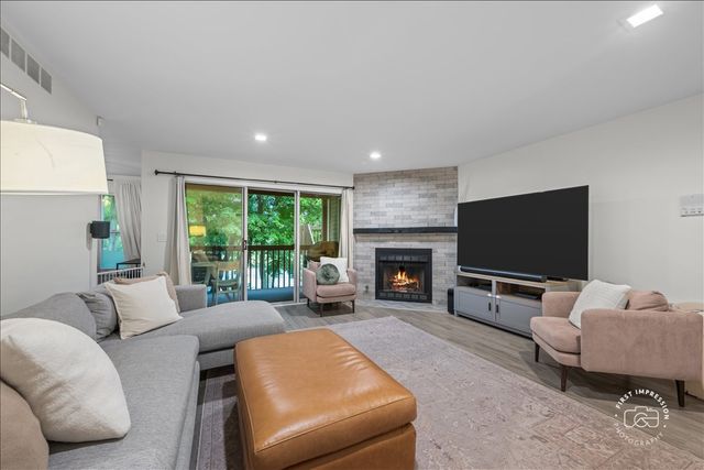 530 River Front Circle 606, Naperville, IL 60540