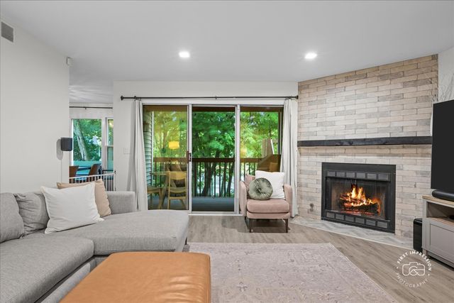 530 River Front Circle 606, Naperville, IL 60540