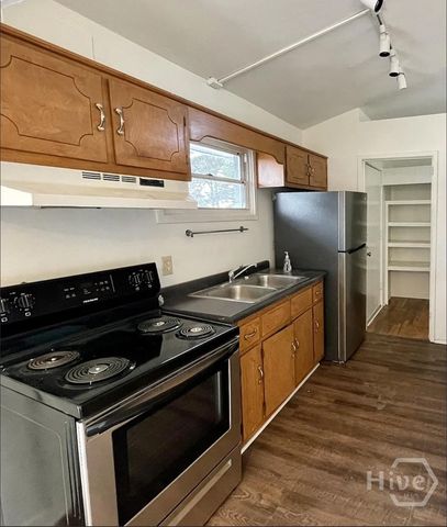 1112 West Lake Drive, Athens, GA 30606