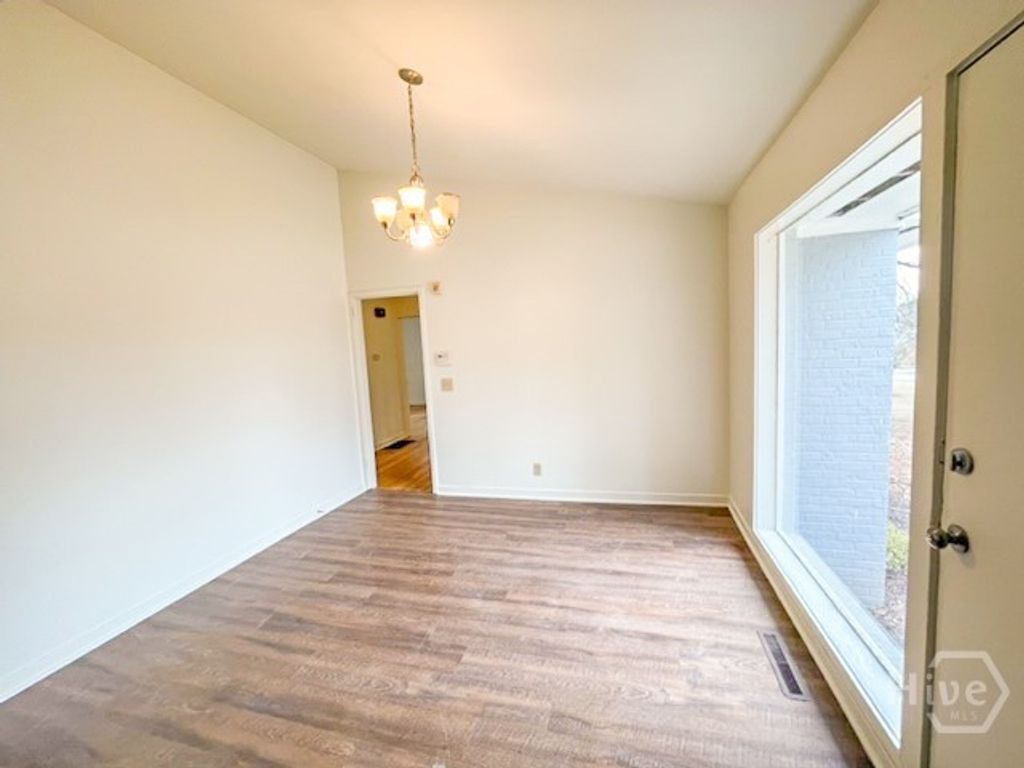 1112 West Lake Drive, Athens, GA 30606