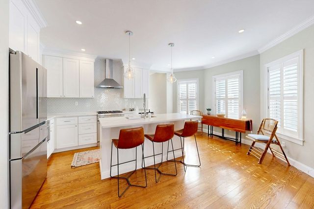 96 Floral Street 1, Newton, MA 02461