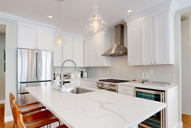 96 Floral Street 1, Newton, MA 02461