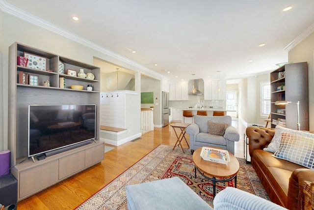 96 Floral Street 1, Newton, MA 02461