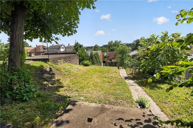 320 Fernhill Ave, Brookline, PA 15226
