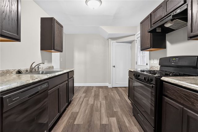 320 Fernhill Ave, Brookline, PA 15226