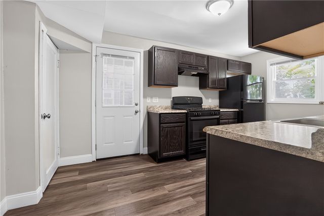 320 Fernhill Ave, Brookline, PA 15226
